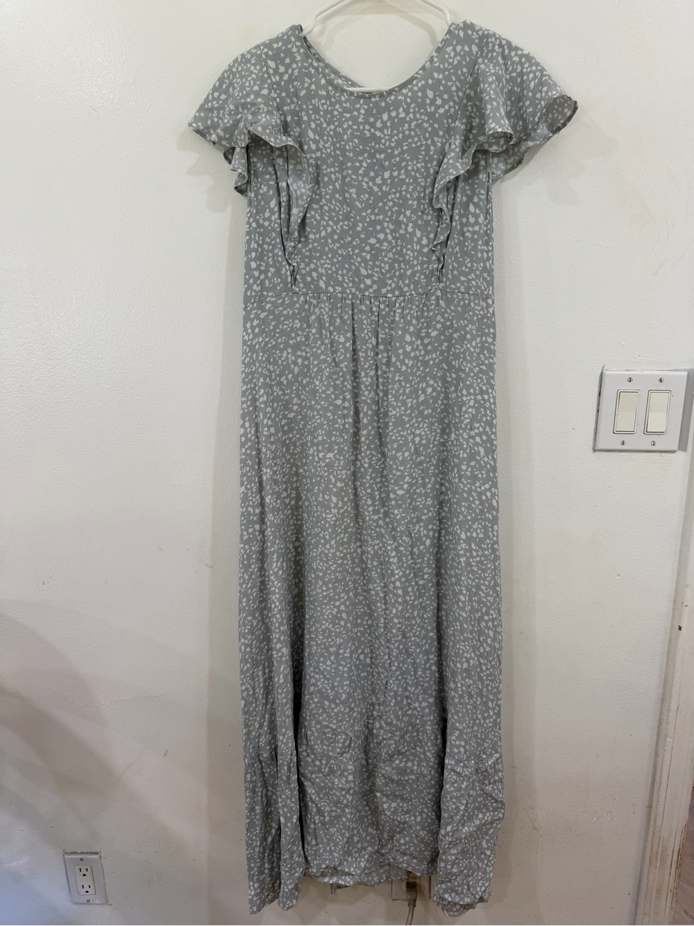 Seraphine Light Gray Floral Ruffle-Sleeve Maxi Dress